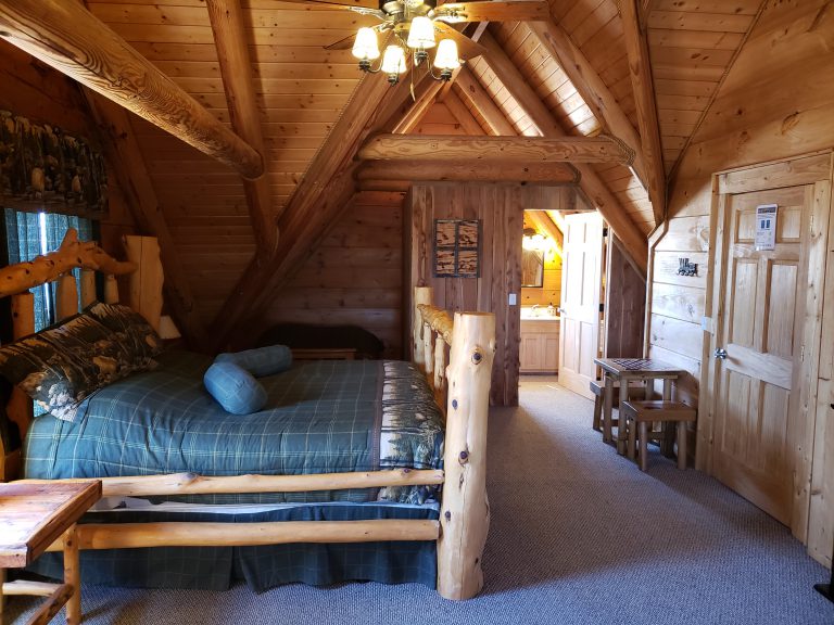 Lodging Hidden Cave Ranch......... The most unique place to stay in Kentucky Award Winning Bed